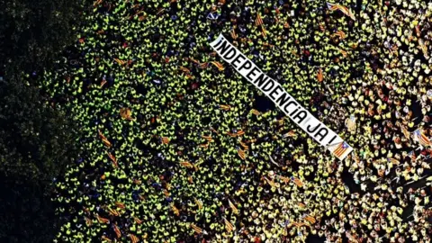 AFP The pro-independence demonstration in Barcelona (11 September 2017)