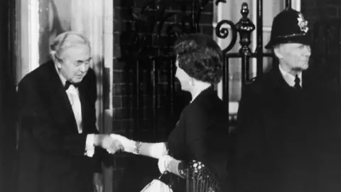 Alamy Harold Wilson and the Queen