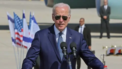 JACK GUEZ Joe Biden lands in Israel