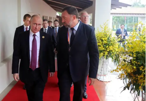 Kremlin/EPA Oleg Deripaska (R) with Putin at the 2017 Asia-Pacific Economic Cooperation Summit