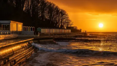 Sienna Anderson SUNDAY - Sunset at Colwell bay