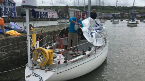 Bendigedig in Aberaeron Harbour