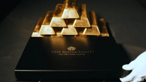 The Royal Mint Gold bars at The Royal Mint