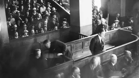 Mirrorpix/Alamy Harold Jones in the dock