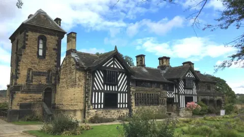 Geograph/John H Darch Shibden Hall