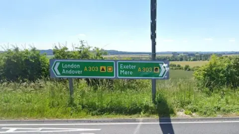 Google Maps A sign for the A303