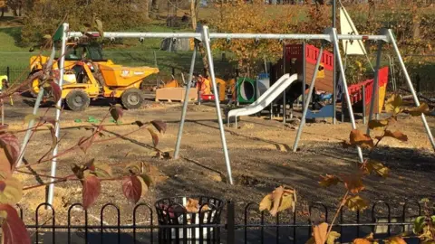 Friends of Roundhay Park Work on the playground
