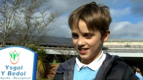 Ysgol y Bedol has solar panels on its roof