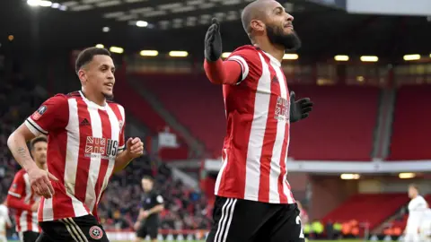 Leon Clarke scores for Sheffield United