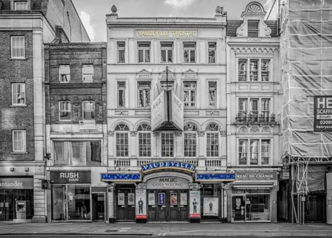 Troy David Johnston Vaudeville Theatre Magic Goes Wrong