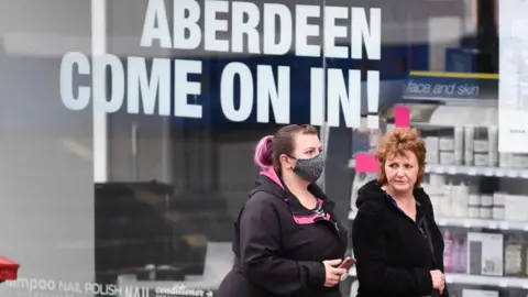 Getty Images women walking in aberdeen