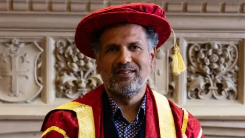 University of Bedfordshire/Kevin Line Sarfraz Manzoor installed as the new chancellor of the University of Bedfordshire