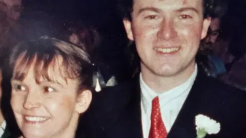 Family photo Nikki Kenward on her wedding day