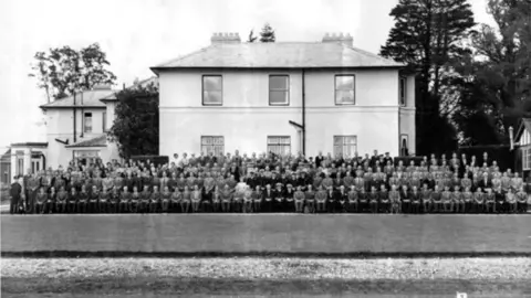 HMS Vernon In the Second World War, and following on from the increasing use of mines, Vernon took on responsibility for mine disposal and developing mine countermeasures.