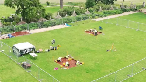 Archeoscan Dig at Ashton Court mansion