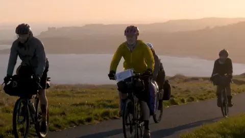 Cycling UK Cyclists on Cantii Way