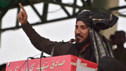 Alamy Quetta, Pakistan. 11th March, 2018. Chief of Pashtun Tahafuz Movement Mr Manzoor Pashteen addressing to Public gathering in Quetta, during campaign of Pashtun Long march in Pakistan.