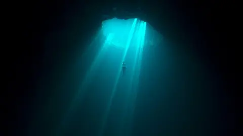 Netflix 2023 Egypt's Blue Hole dive