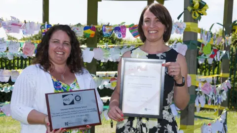 Lessness Heath Primary Kelly Hannaghan (left) and head teacher Kate