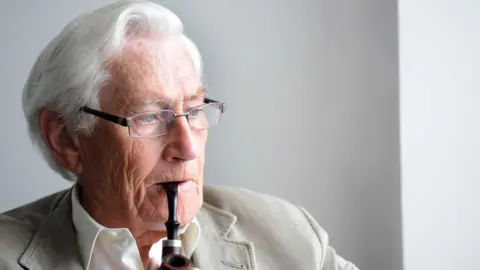 Pacemaker Press Seamus Mallon