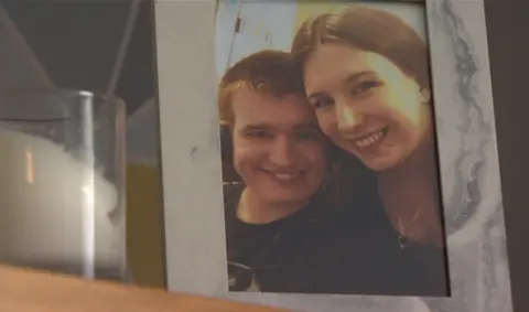 Family Photo Elliot and Beckii