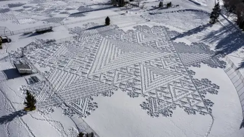 Town of Silverthorne   Simon Beck snow drawing