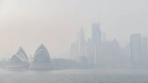 Getty Images Sydney Opera House and skyline obscured by the smoke