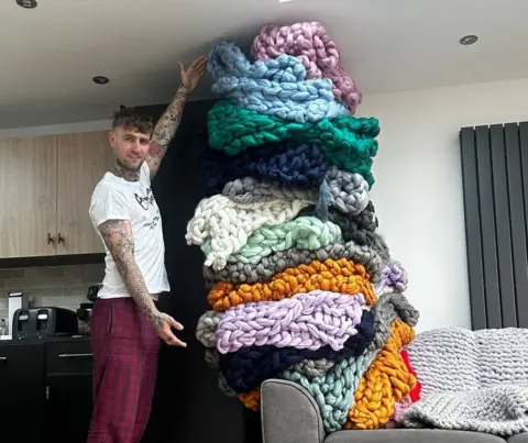 Dan Soar Dan Soar with his blankets