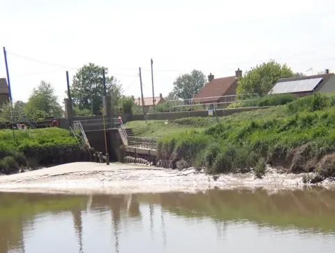 Ivan Cane Image of the silt built up at Salters Lode on the River Great Ouse side