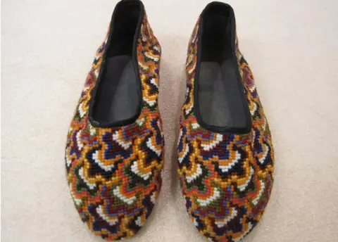 Private collection of Iyamide Thomas Kapet slipas