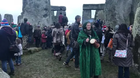 Winter Solstice sunrise 2017 at Stonehenge