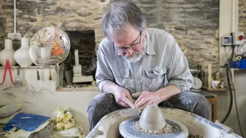 Colin Tennant Spring Fling artist