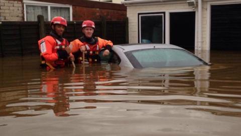 Travel Disruption And Floods Warnings As South East Hit By More Rain ...