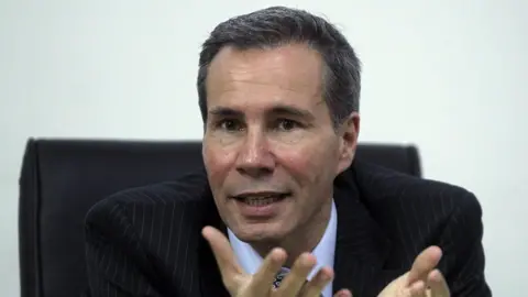 Reuters Argentine prosecutor Alberto Nisman, who is investigating the 1994 car-bomb attack on the AMIA Jewish community centre, speaks during a meeting with journalists at his office in Buenos Aires in this May 29, 2013