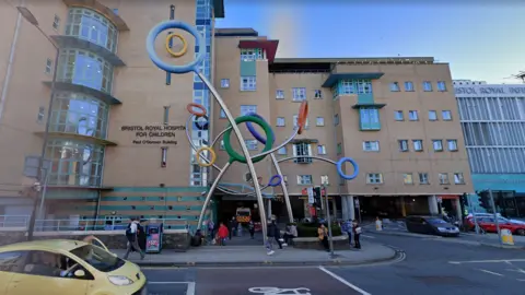 Google Maps Bristol Children's Hospital