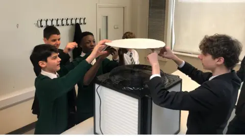 Mums for Lungs students build pollution filters