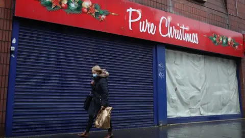 PA Media Christmas shop in Glasgow