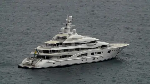 EPA Valerie, the yacht Lopez and Affleck were spotted aboard