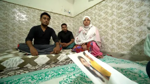 BBC Muskan (in photo in the foreground) was among 21 people who died in a fire in Delhi