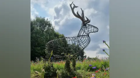Danny Lyons Stag sculpture on roundabout in Walton-le-Dale