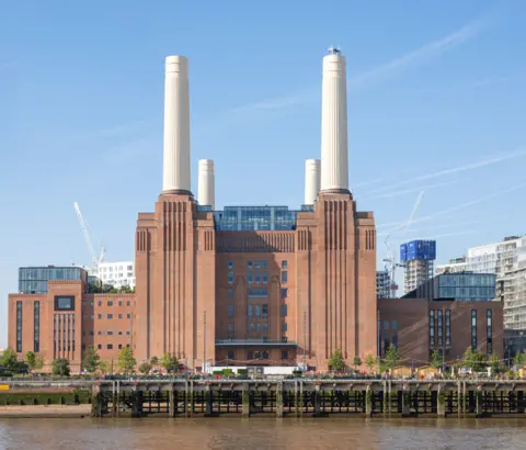 BRENDAN BELL Battersea Power Station exterior