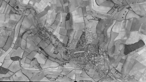 Historic England Archive/USAAF P Aerial of Marlborough in Wiltshire taken 8 March 1944