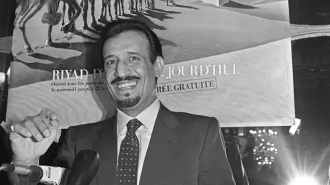 Getty Images Saudi Arabia's Prince Salman bin Abdul Aziz, Governor of Riyadh Region, addresses media 05 December 1986 in Paris while he presents an exhibition on the city of Riyadh at Paris Grand Palais