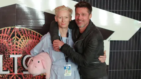 Twitter / @PiltonPalais Tilda Swinton and Brad Pitt