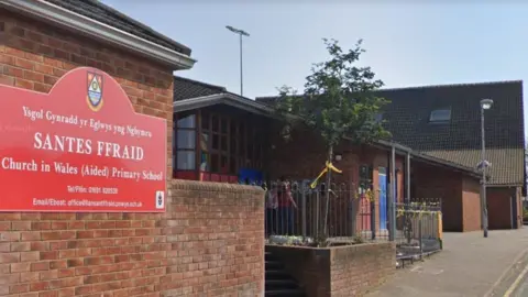 Google Llansantffraid Church in Wales School