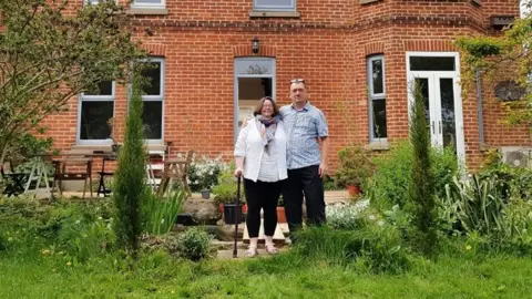 Handout Mo Gibson and Nichola Merrick