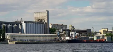 AFP Kherson port view, 19 Jul 22