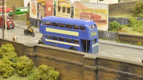 Equiscot Alloa station model layout