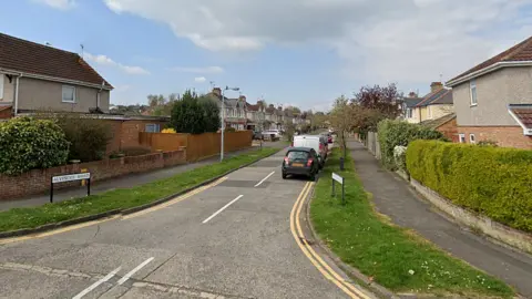 Google Alvescot Road in Swindon