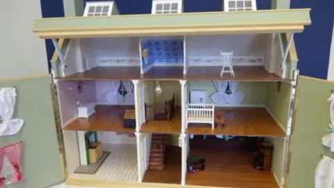 Peter Clarke The dolls' house